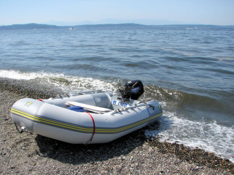 Qué debes saber sobre un bote Zodiac con motor y su uso 4 Qué debes saber sobre un bote Zodiac con motor y su uso