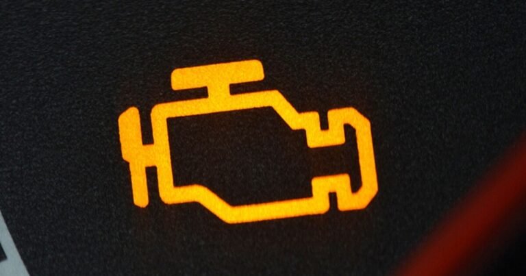 Qué fallas comunes puede indicar la luz de Check Engine en tu auto