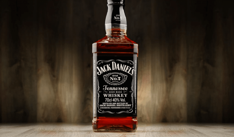 Dónde comprar la Indian Scout Bobber edición Jack Daniels en Chile 1 jack daniels