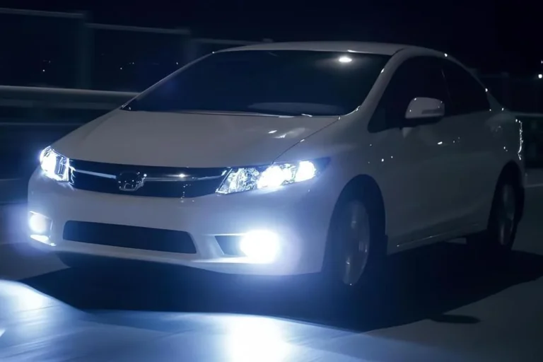 Cómo cambiar la luz de posición en un Hyundai Santa Fe