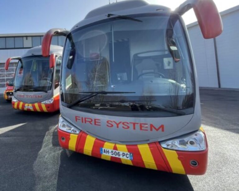 Qué características de seguridad ofrece el Mercedes Benz Safety Bus 2 safety bus