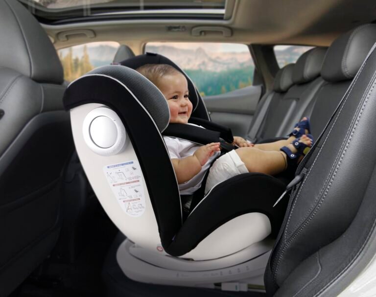 Cuáles son las sillas de auto para niños según su edad y peso