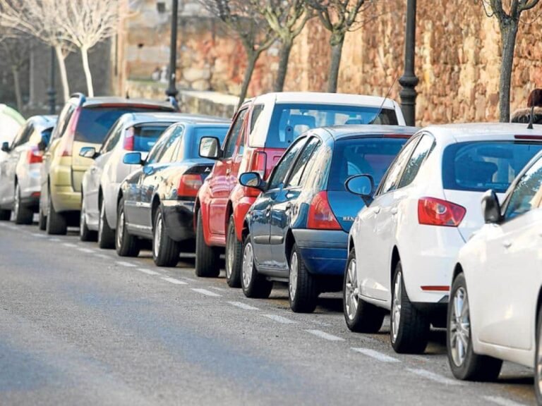 En cuáles situaciones se considera que un vehículo está mal estacionado 7 En cuáles situaciones se considera que un vehículo está mal estacionado